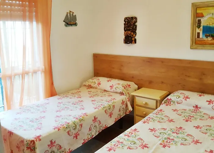 Chalet Adosado con dos terrazas y piscina