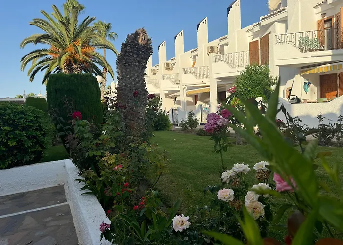 Contemporary House In Cabo Roig