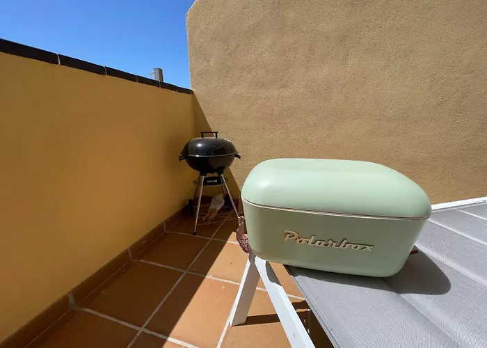 3New 2 Bed 2 Bath Apartment With Community Pool And Local Beach