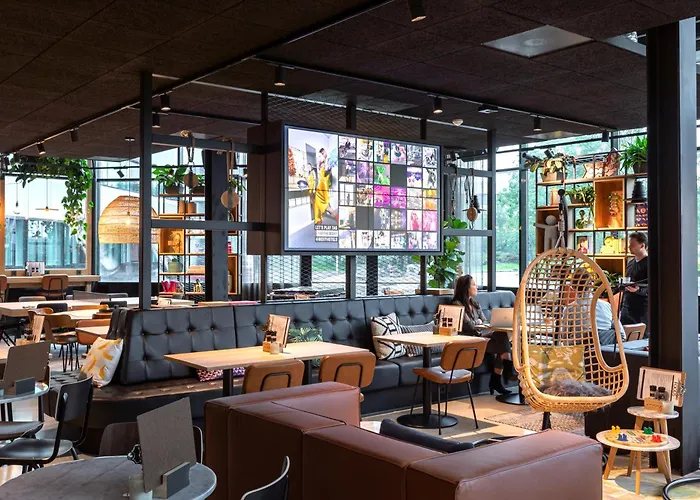 Moxy Amsterdam Schiphol Airport