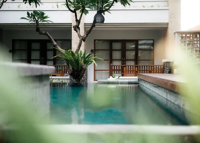 Fourteen Roses Beach Hotel