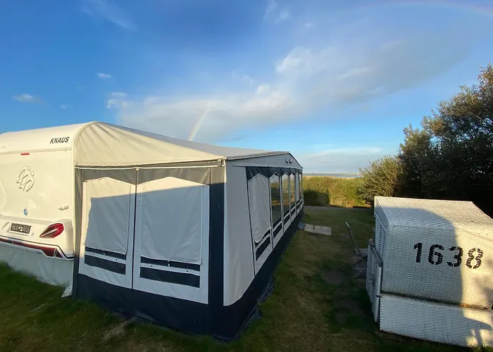 CAMPING-SYLT Wohnwagen mit Blick aufs Meer