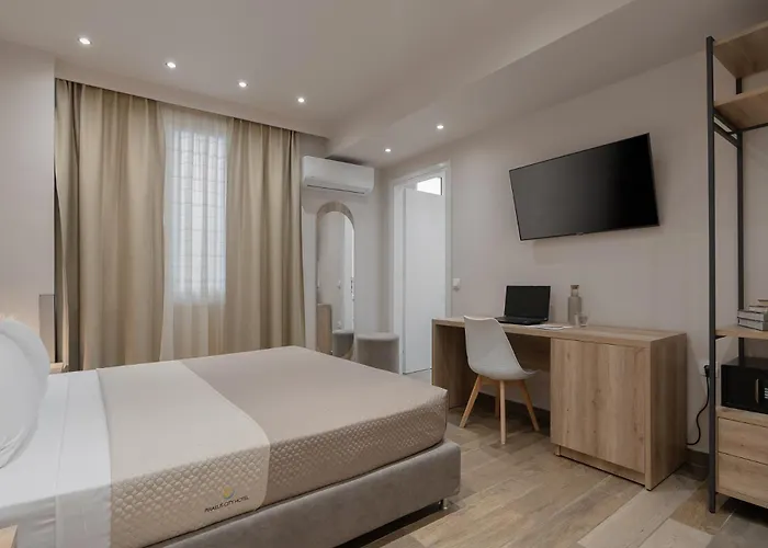 Piraeus City Hotel