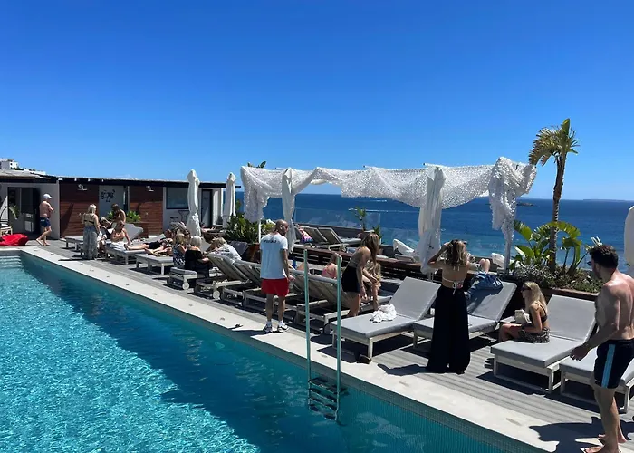 Hotel Cenit & Apts Sol Y Viento
