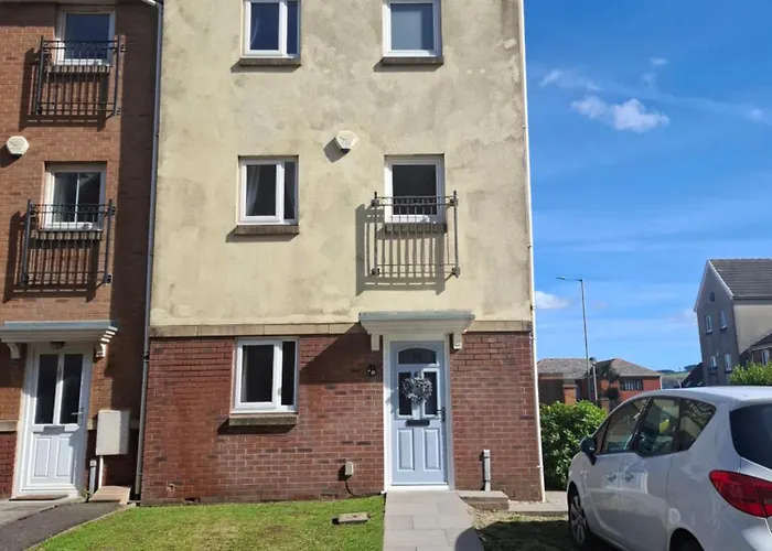 Driftmark Beachfront Location Aberavon Beach Large Driveway Parking 4 Bed Luxury Contractor Booking Private Site Fibre Optic Wi Fi