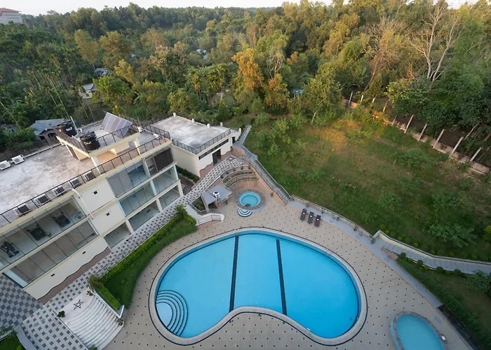 Paragon Hotel & Resort
