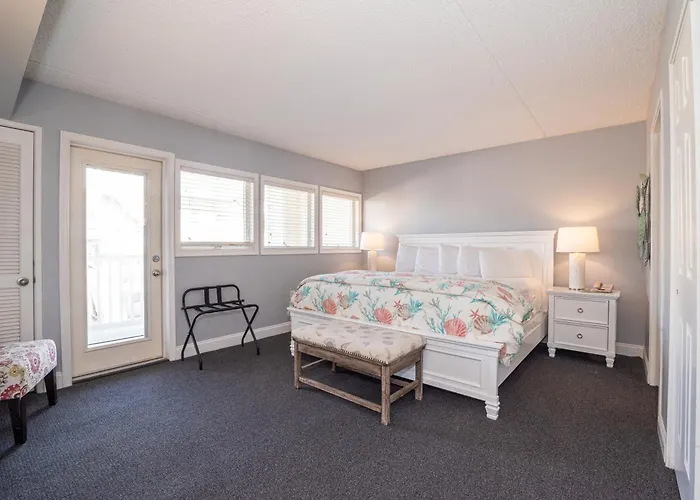 Biscayne Suites