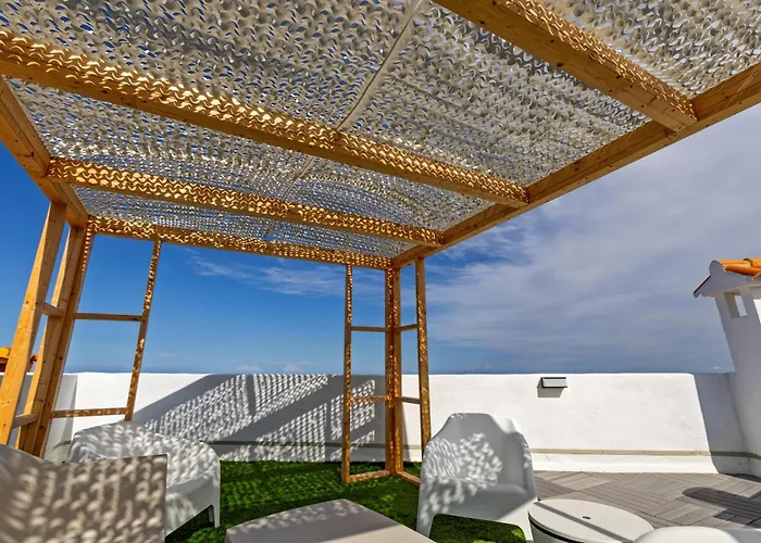 Vidamalu - Beachfront Apartment With Terrace