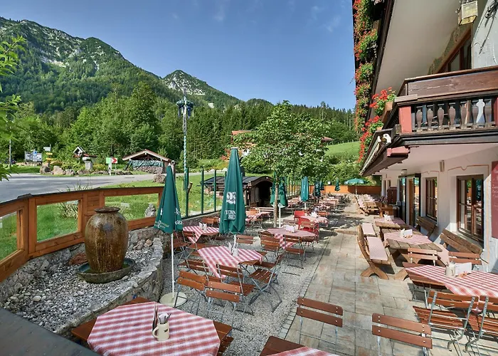 Aktivhotel&Gasthof Schmelz Ihr familienfreundliches Urlaubs Hotel mit Wellness, Almsauna, Chiemgau Karte
