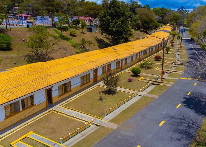 Hotel Y Cabanas - Centro Vacacional Comfandi Lago Calima
