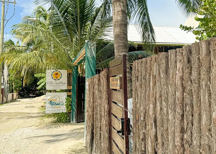 Bella'S Backpackers Hostel
