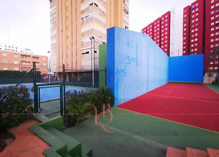Precioso apartamento residencial con vistas al mar