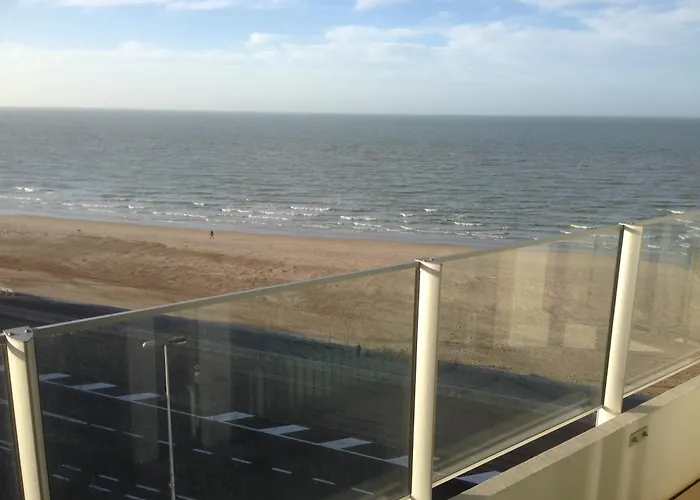 Apartment Raversijde With Seaview