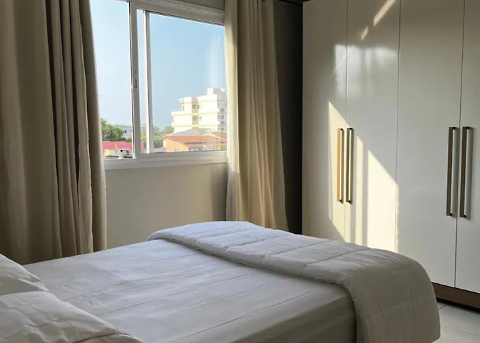 Apartamento completo a 2 min à pé da praia