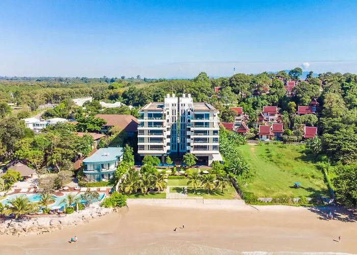 Escape Condominiums Beachfront Suites - Mae Phim