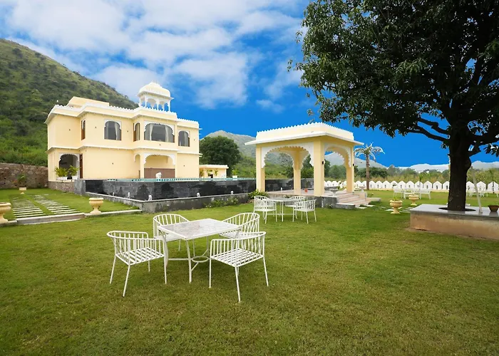 Maangarh Resorts