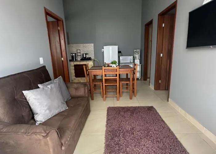 Casa com Piscina a 100metros da Praia NavegantesSC- RECANTO DO JESA