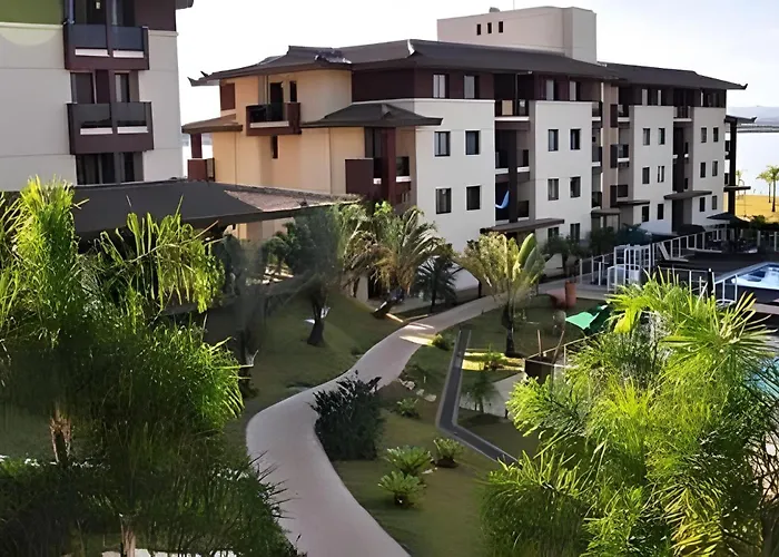 Life Resort beira lago próx a esplanada