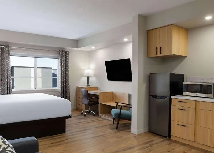 Baymont By Wyndham West Edmonton