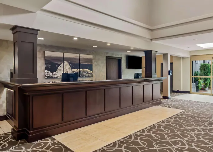 Best Western Plus Pitt Meadows Inn & Suites