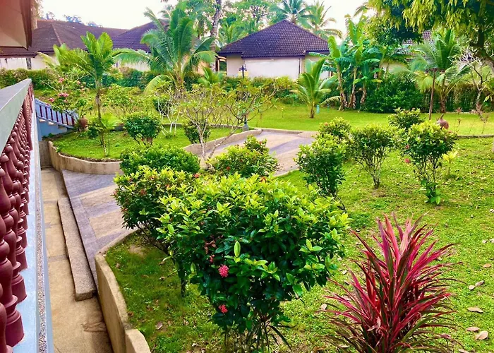 Happy Lagoon Bungalow
