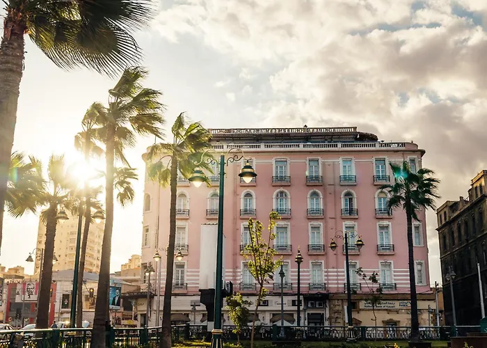 Le Metropole Luxury Heritage Hotel Since 1902 By Paradise Inn Group