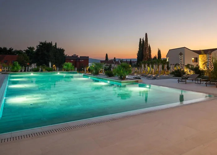 Molum Hotel & Residences