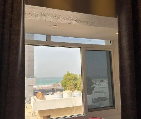 تاج الكورنيش عجمان