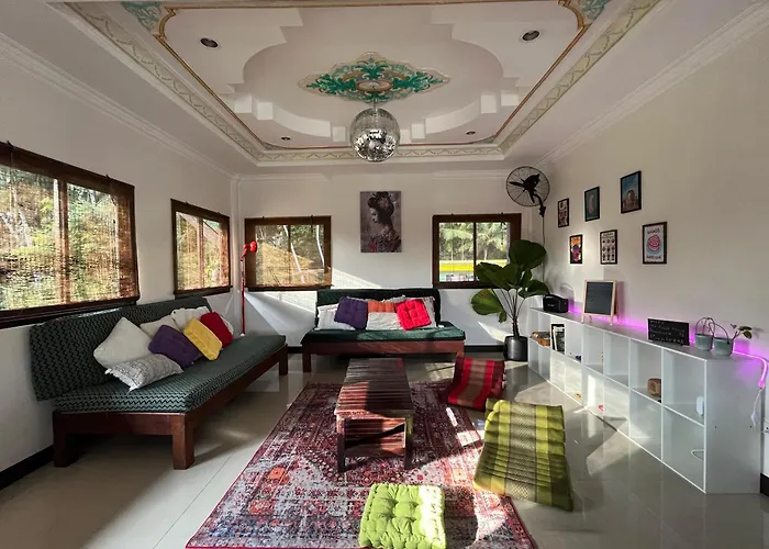 Purple House - Female Only Boutique Hostel