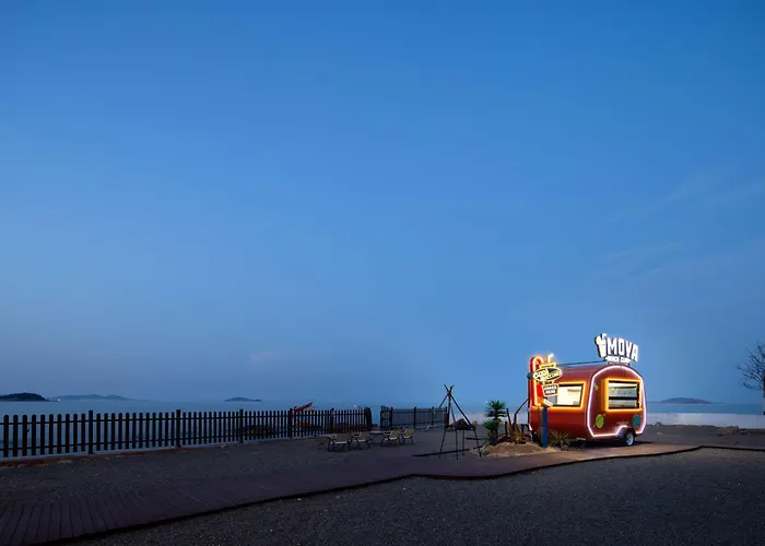 Moya Resort Hotel-Near Laoshan Scenic Area,Free Private Beachcombing, Free Diy Experience, 3 Free Photographers' Photos, Paid Provision Featured Seafood