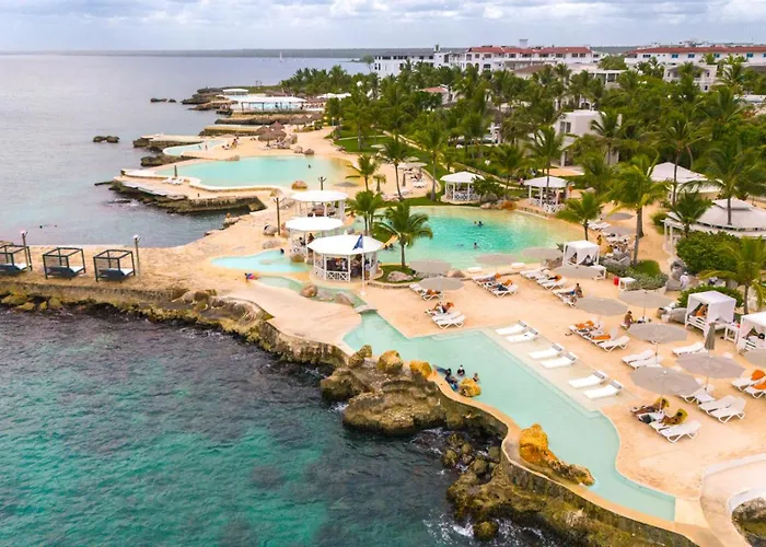 Tracadero Beach Club & Holidays Rentals