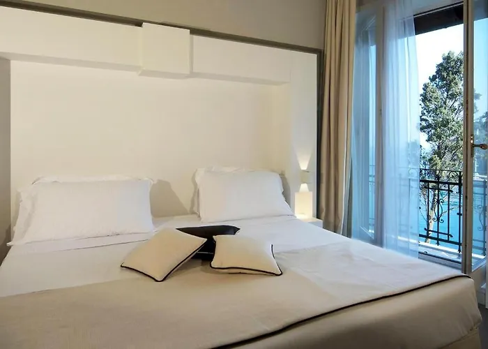 Portofino Deluxe Family Suite - Balcony, Sea View, Private Hotel Beach