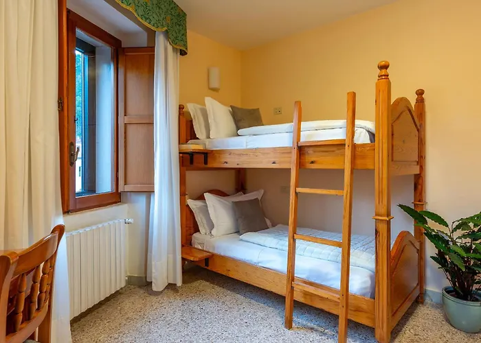 Hotel Iris