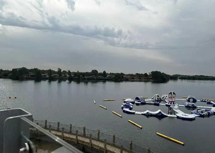 Rachel Retreat Caravan Kingfisher Court Tattershall Lake
