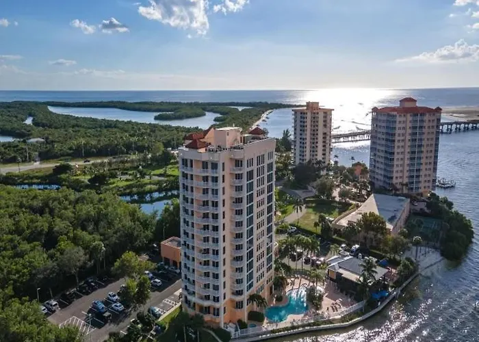 Perfect Island Escape - Beach, Pool, Restaurant & More! -Fmb Condo Island Paradise - Roelens