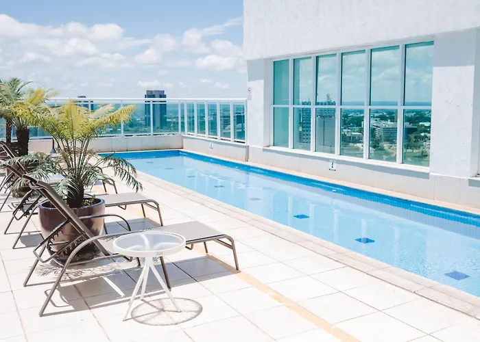Flat Confortável e completo para Família ou a Trabalho, ao lado dos Ministérios e ESPLANADA, grande,com academia e no centro da cidade, em Saint Moritz Brasília Hotel