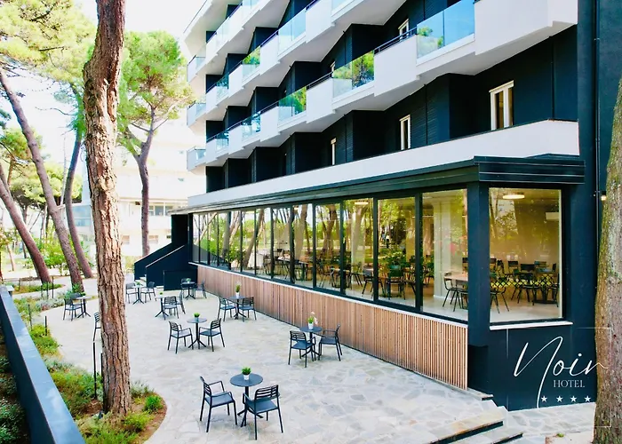 Hotel Noir - Free Brunch & Breakfast Until 13-00 - Vicinissimi A Mirabilandia