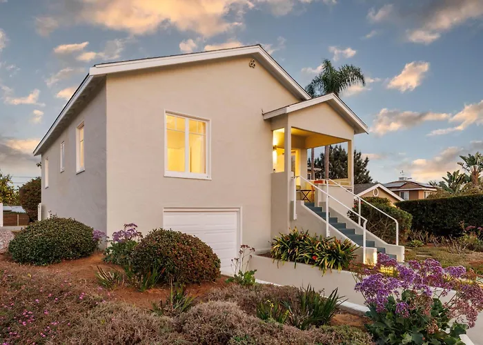 Enc-1035 - Charming Coastal Cottage