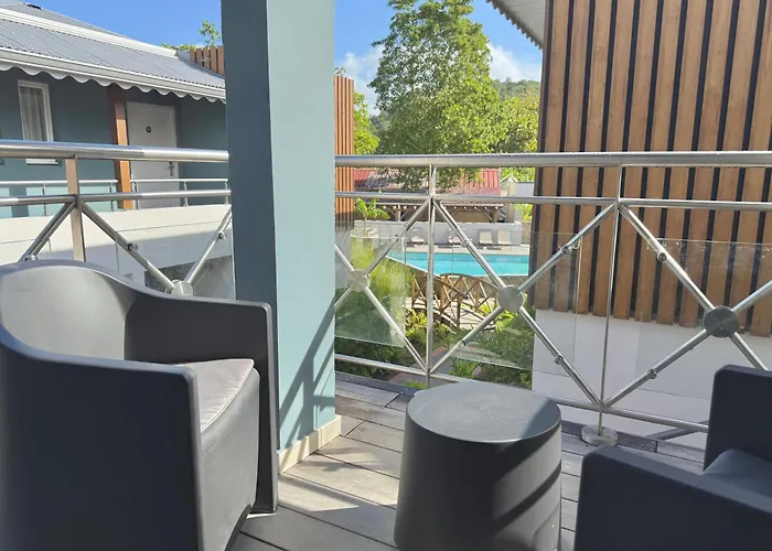 Courbaril Hotel
