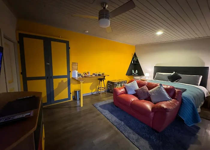 Strip Center Suites By Casona Lo Aguirre