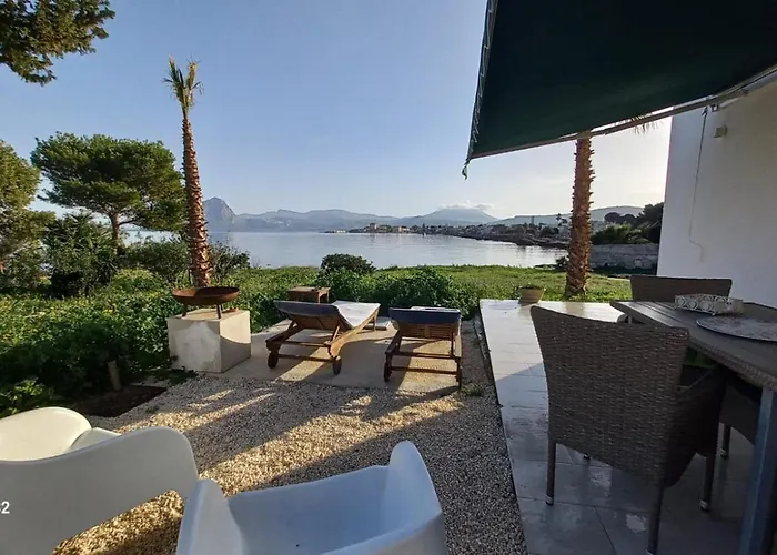 AbuNagia seaside villa garden