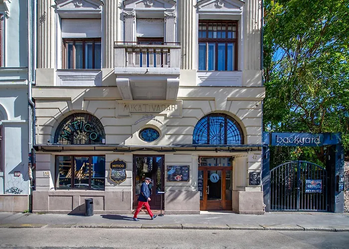 Hotel Mika Downtown