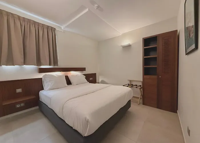 Courbaril Hotel