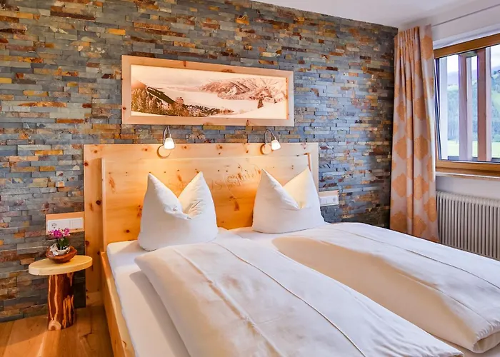 Simone'S Platzerl - Inklusive Taeglichem Freien Eintritt Tauern Spa - Nur 5 Gehminuten, Sommerkarte, Privatem Garten Mit Schwimmteich, Grill Und Saunabereich Kaprun