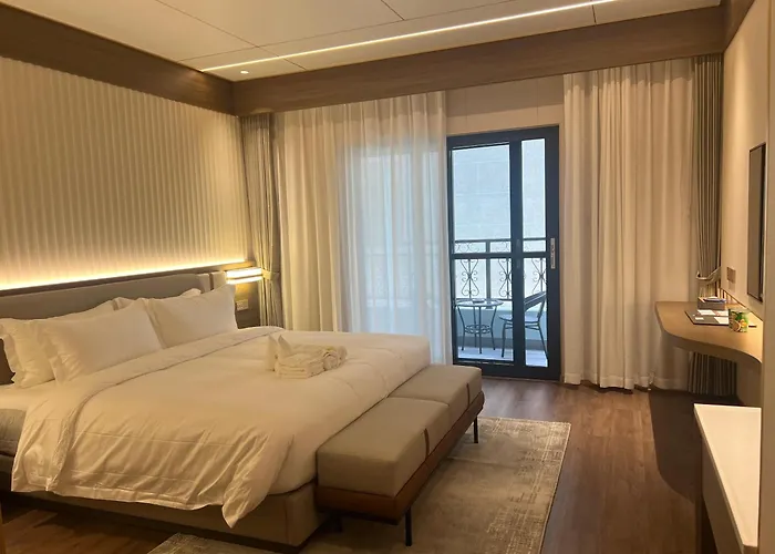 Gold Phuc Resort Inside Longvien Golf