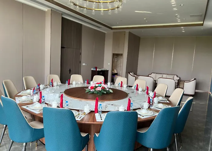 Gold Phuc Resort Inside Longvien Golf
