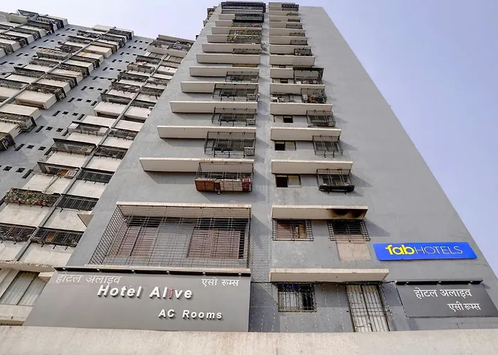 Fabexpress Alive - Nr Juhu Beach