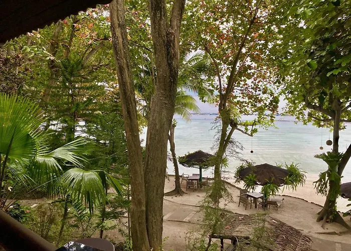 Chema'S By The Sea