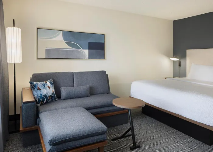 Courtyard By Marriott Springfield Airport