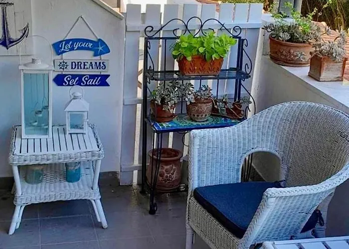 Sani Beach House 5 Minute Walk To The Beach